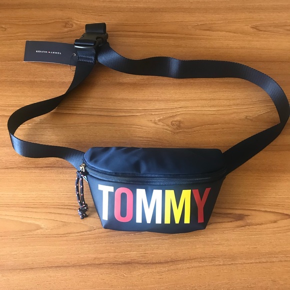 Tommy Hilfiger Handbags - HOST PICK ✨Tommy Hilfiger Fanny pack